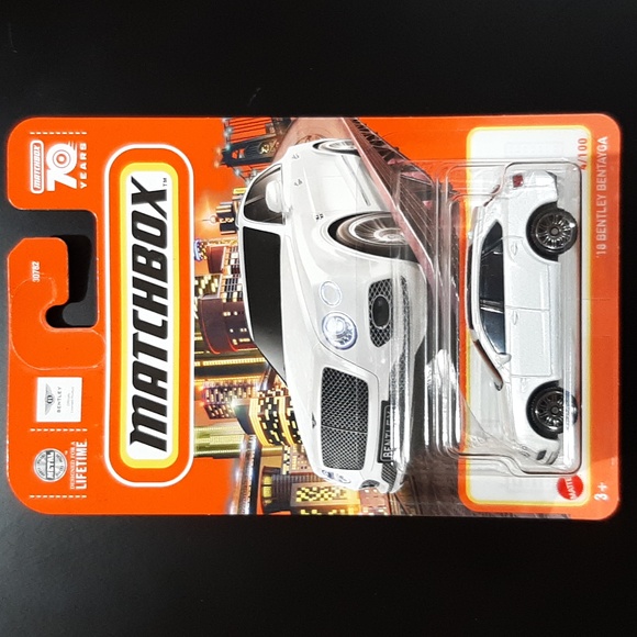'18 Bentley Bentayga White Matchbox 2023 MBX Metro Collection Diecast Car - Picture 1 of 11